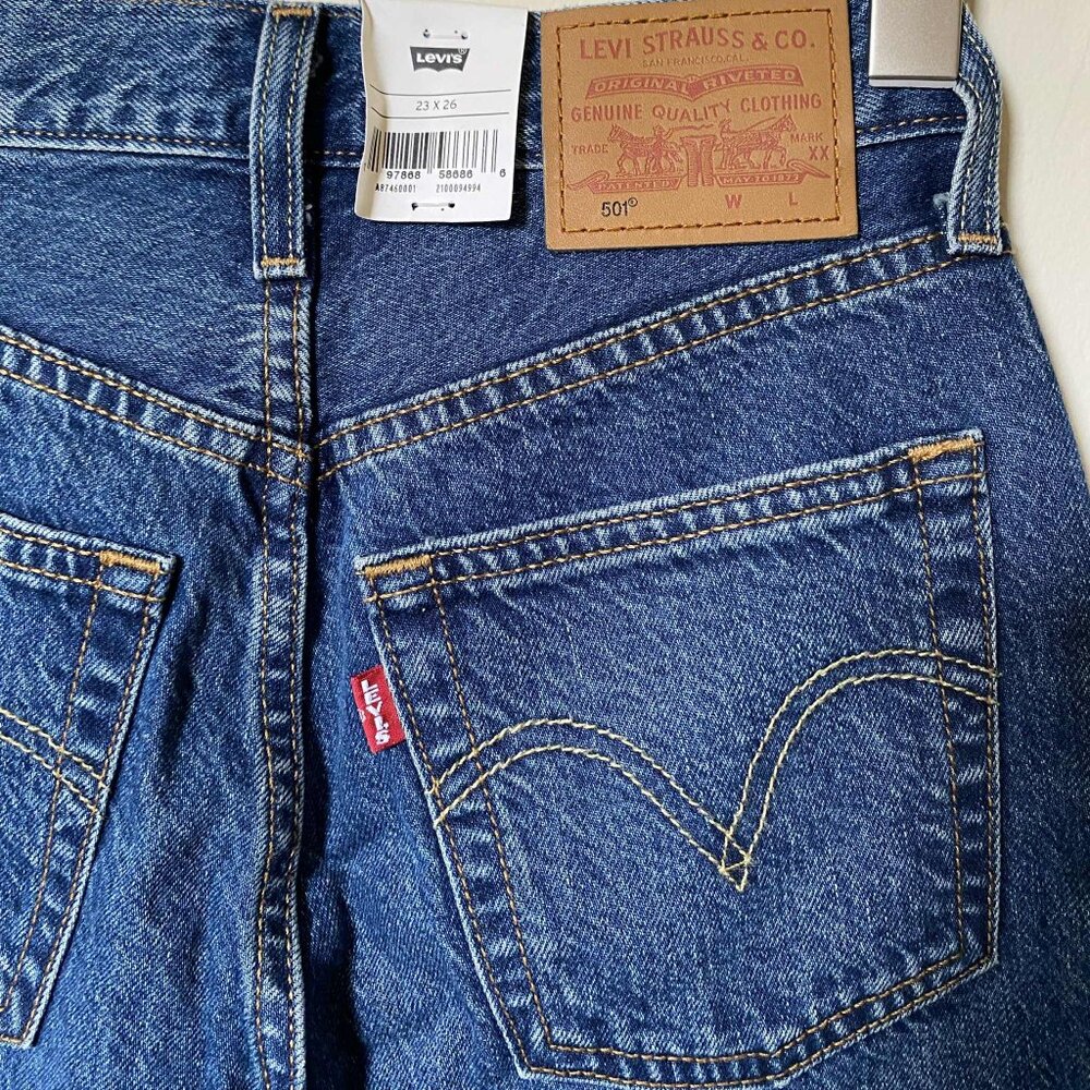 LEVI'S 501 Original Fit Cropped Lightweight Jeans (Size: 23x26) NWT - Picture 11 of 12